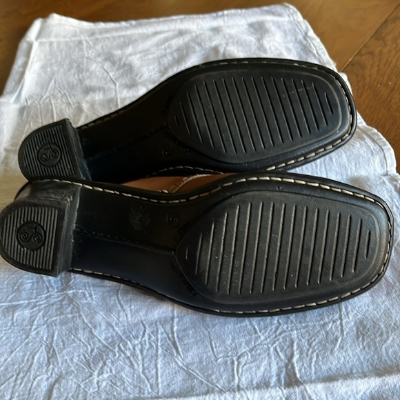 Tsonga tan leather open back mules. From South Africa. Size 7. New - Picture 5 of 7